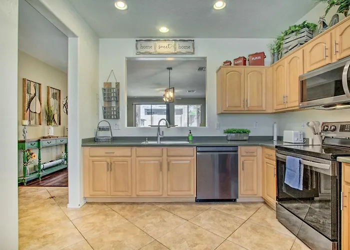 Pool Access! Snowbird Retreat In North Phoenix Holiday home *