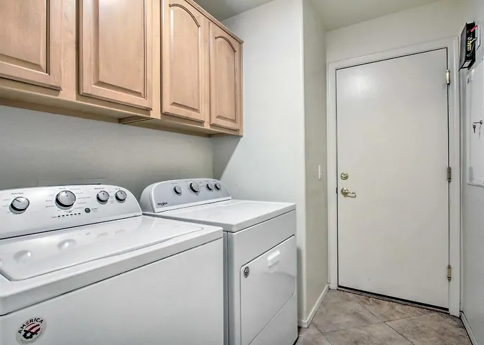 Pool Access! Snowbird Retreat In North Phoenix *