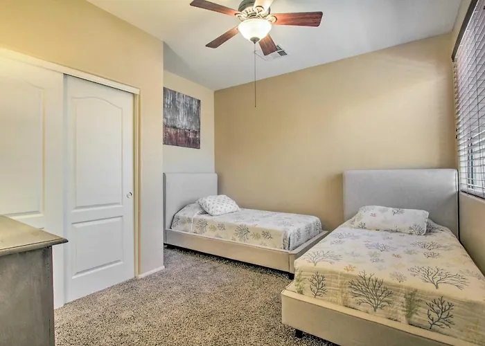 Pool Access! Snowbird Retreat In North Phoenix Holiday home *